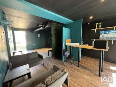 A louer local commercial 32m² à Vert-Saint-Denis