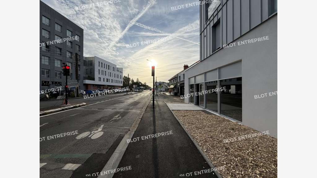 Loue locaux neufs de 252m² Vertou route de Clisson