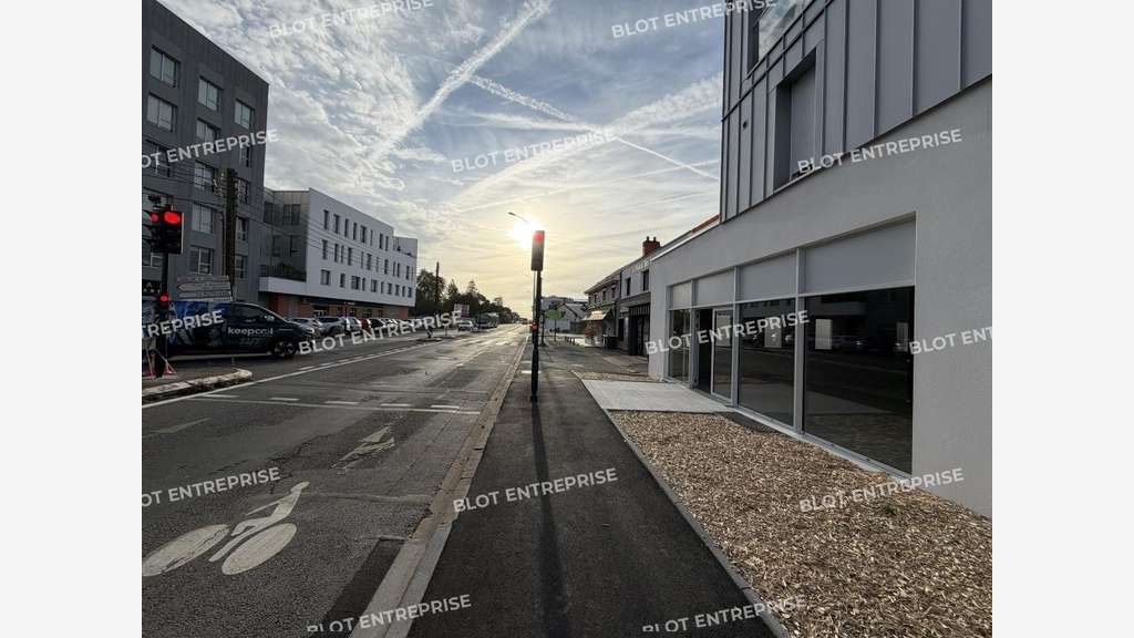 Loue locaux neufs de 252m² Vertou route de Clisson