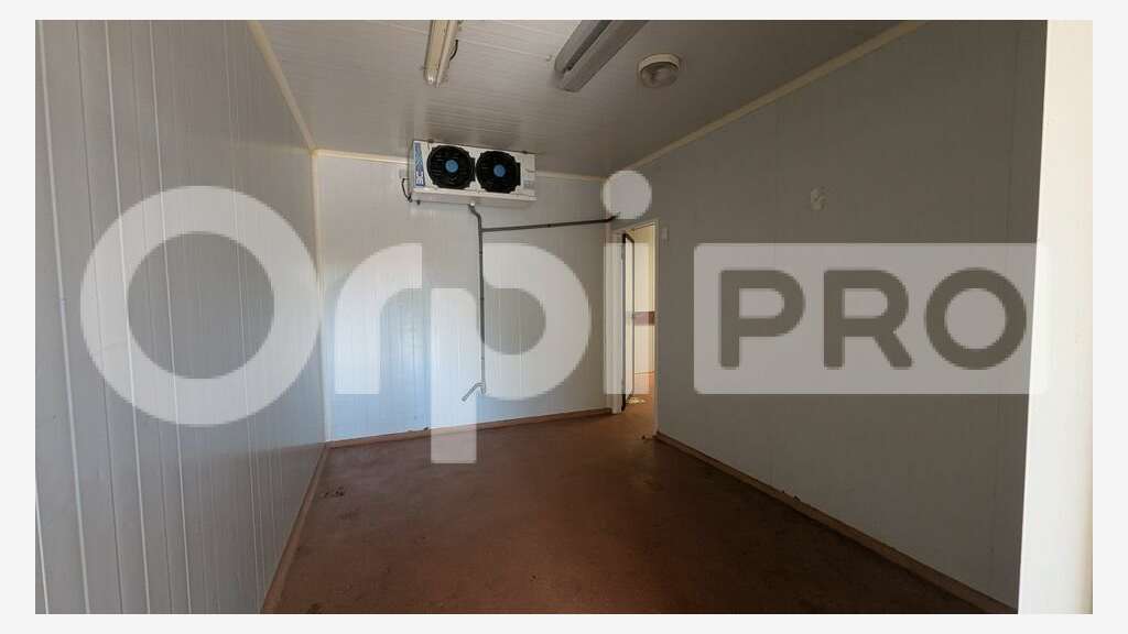 Local commercial 121m² à louer empl N°1 à Vias 