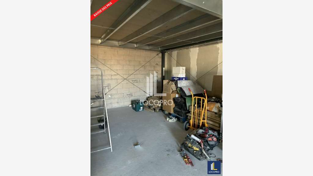 A louer local commercial neuf 105m² à Vidauban