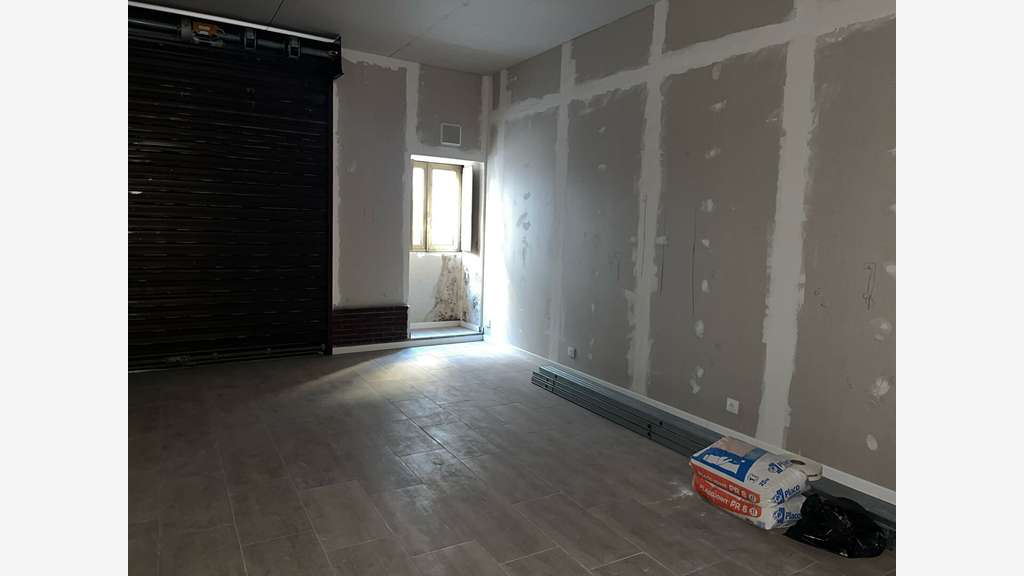 A louer local commercial de 50m² à Vidauban centre