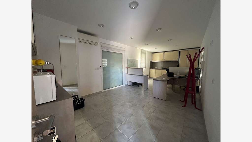Local commercial  277m² à louer à Vidauban