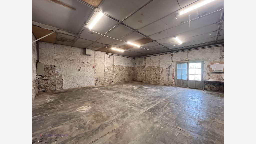 Local commercial  277m² à louer à Vidauban