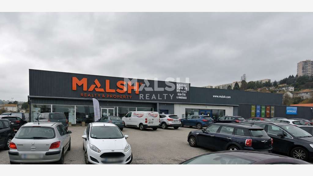 Location local commercial 425m² en ZAC à Villars
