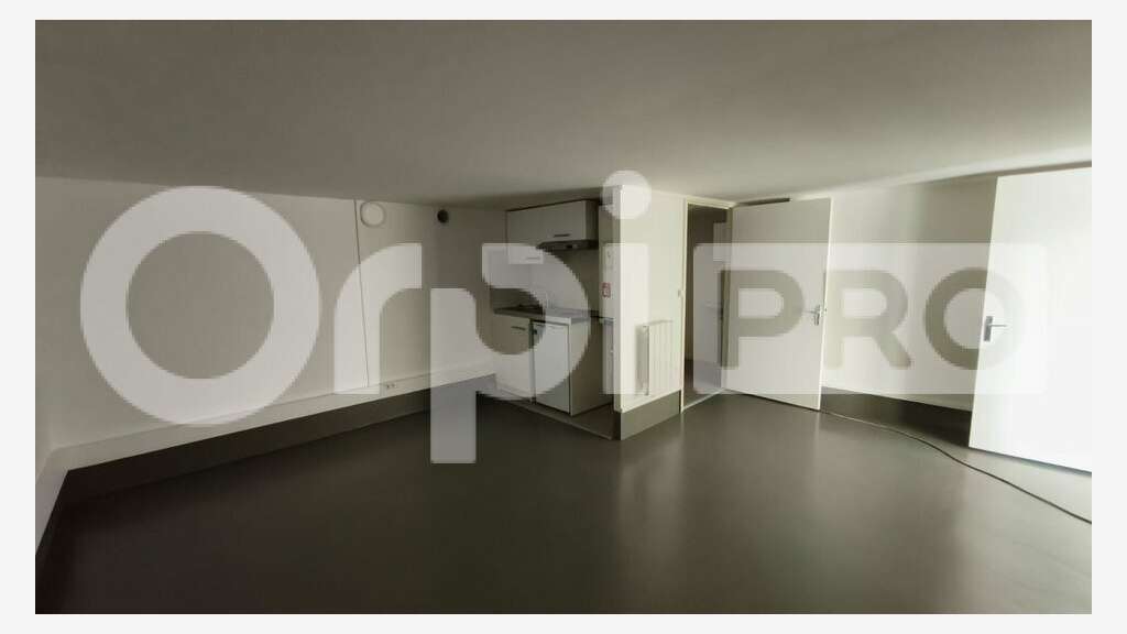 Local 361m² à louer à Villebon-sur-Yvette