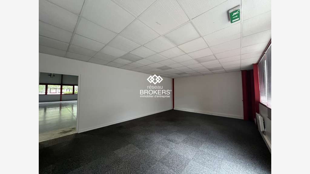 A louer local d'activité 259m² ZA Courtaboeuf