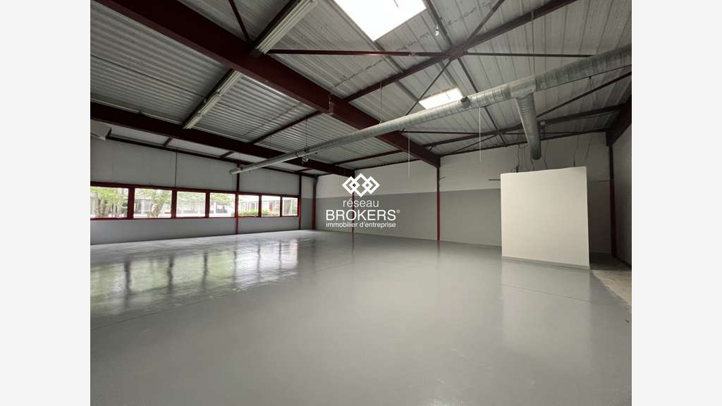 A louer local d'activité 259m² ZA Courtaboeuf