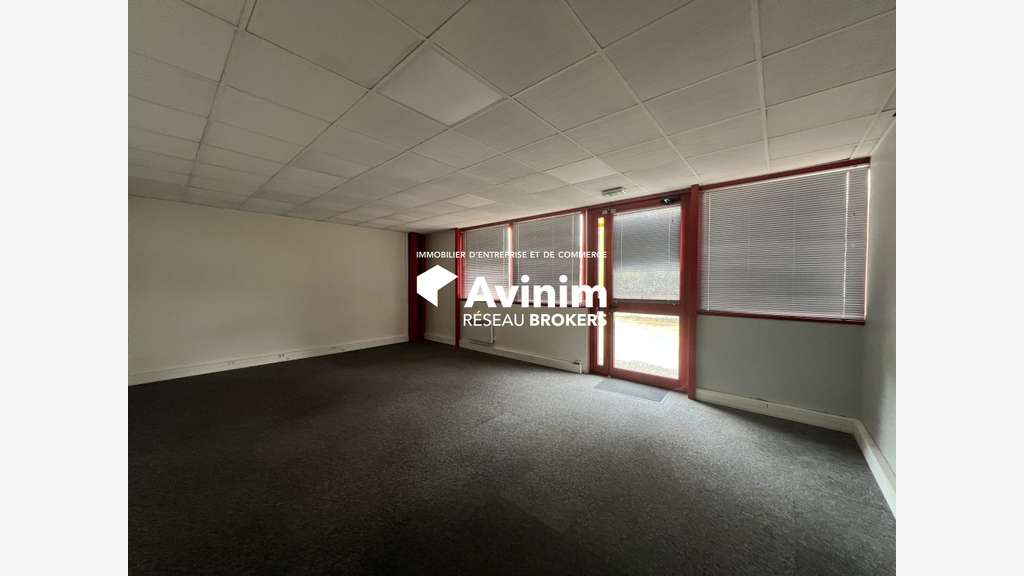 A louer local d'activité 259m² ZA Courtaboeuf