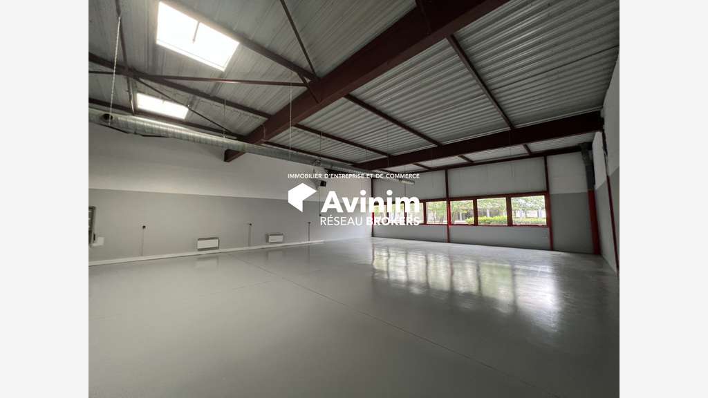 A louer local d'activité 259m² ZA Courtaboeuf