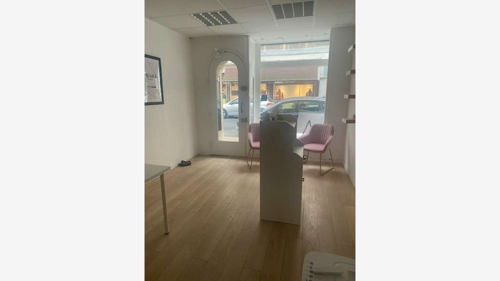 A louer boutique 64m² rue Victor Hugo Villefranche