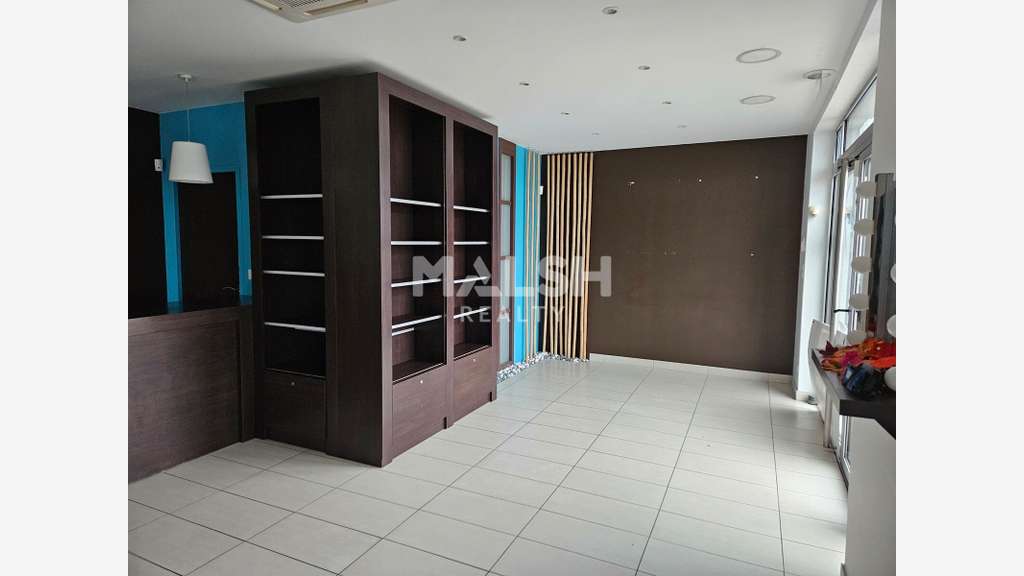Local commercial 142m² à Villefranche-sur-Saône