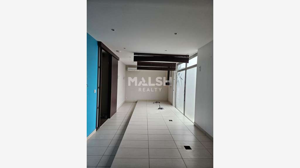 Local commercial 142m² à Villefranche-sur-Saône