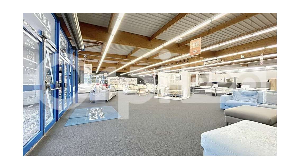 Local commercial à louer de 860m² à Villefranche