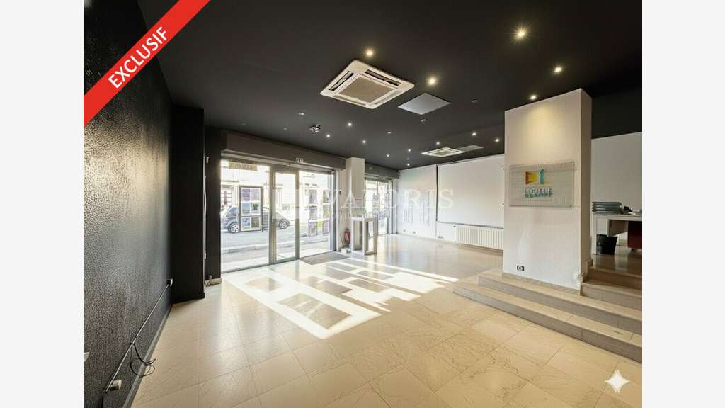 A louer local commercial 195m² Villefranche centre