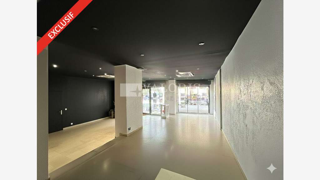 A louer local commercial 195m² Villefranche centre