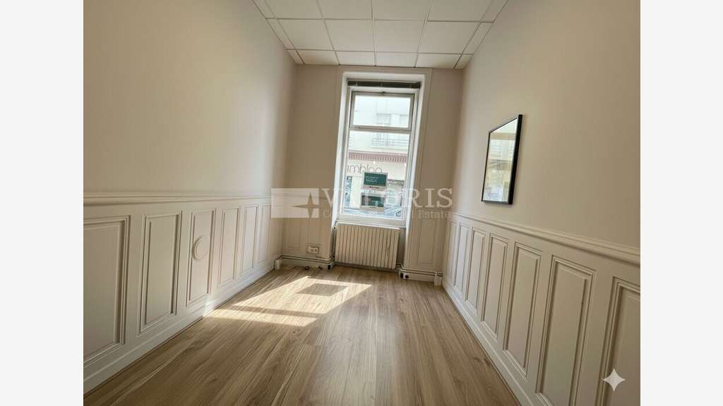 A louer local commercial 130m² Villefranche/Saône