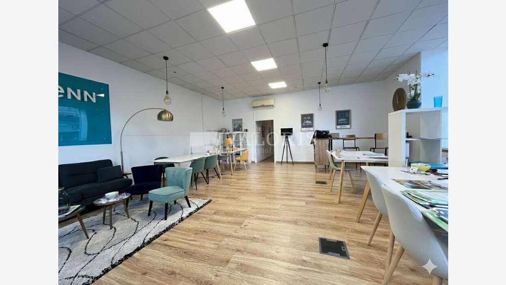 A louer local commercial 130m² Villefranche/Saône