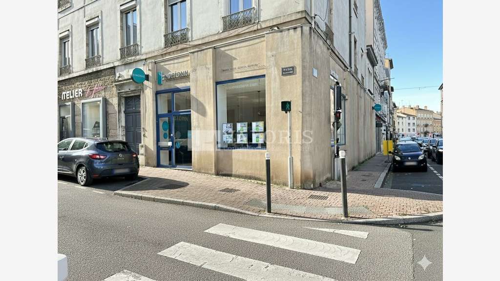 A louer local commercial 130m² Villefranche/Saône