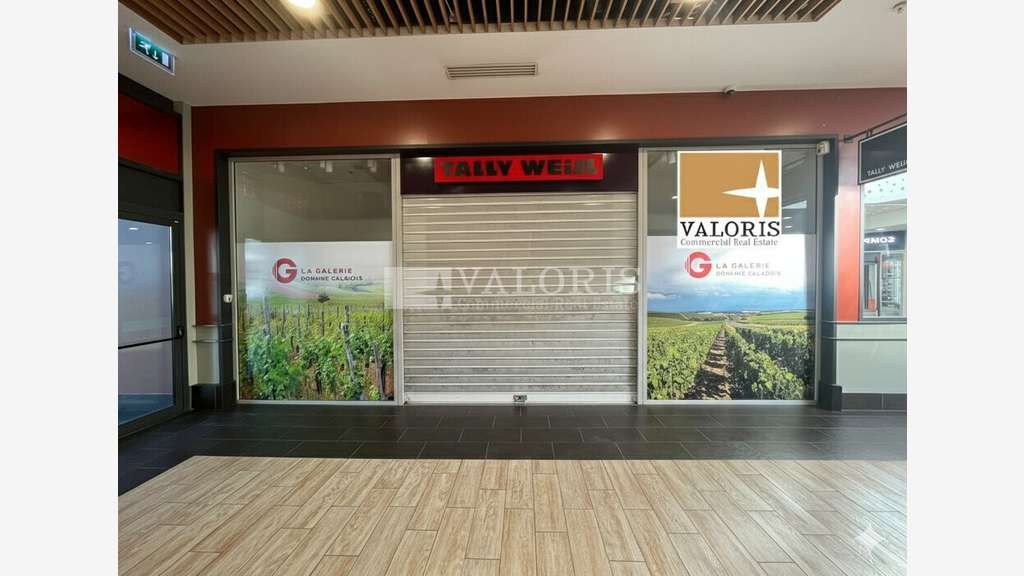 Location local 232m² en galerie à Villefranche