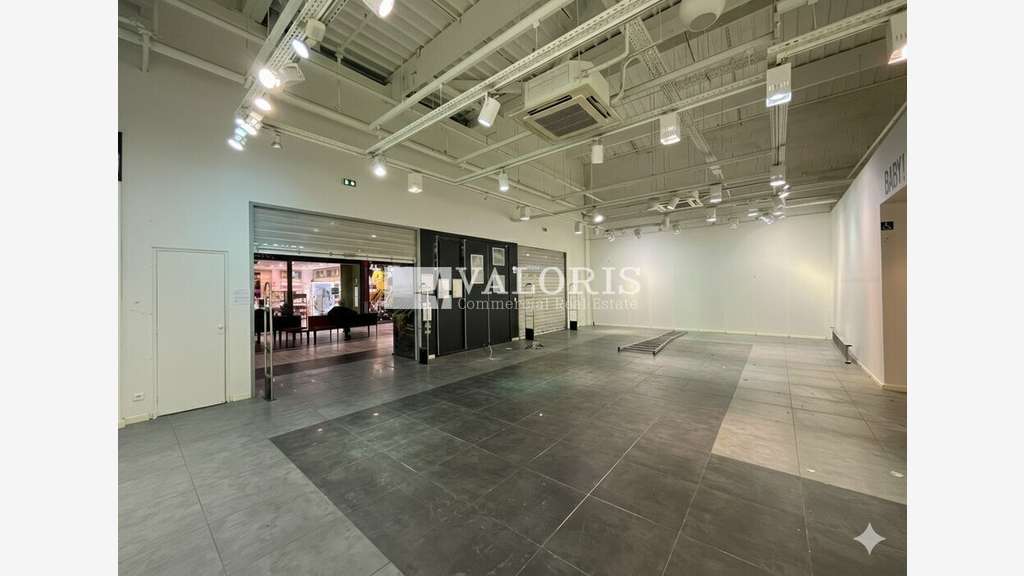 A louer local 157m² galerie marchande Villefranche