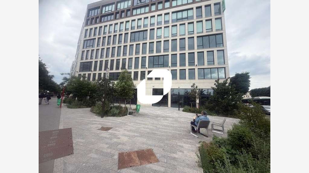 A louer Local commercial 340m² Villejuif