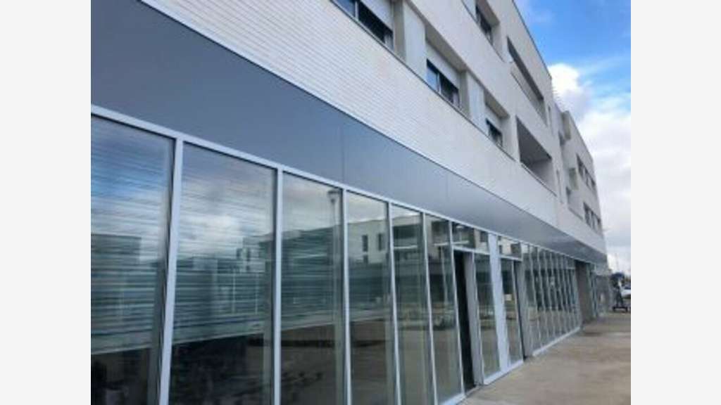 A louer local neuf 97m² à Villenave-d'Ornon