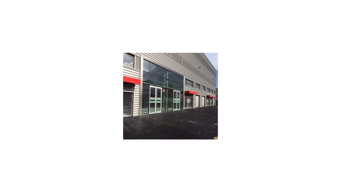 A louer immeuble indépendant de bureaux 3000m²  