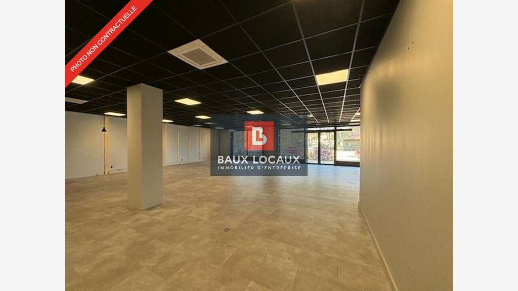 Local 638m² à louer à Villeneuve-lès-Avignon