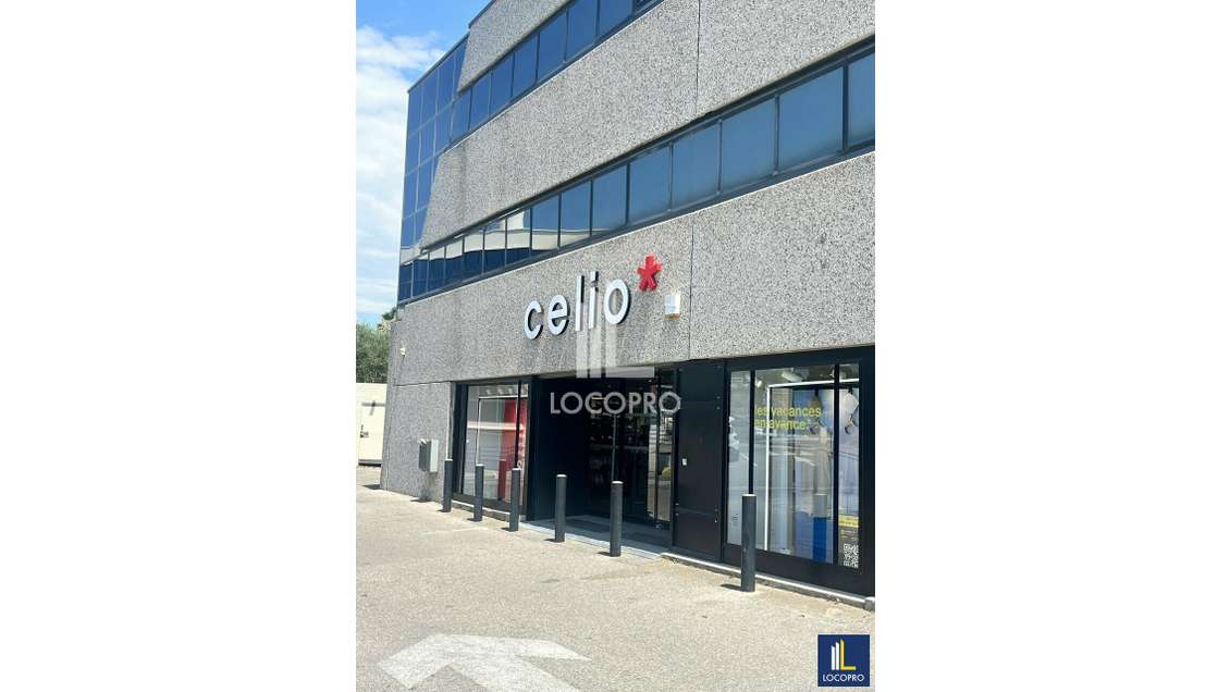 A louer local commercial 340m² à Villeneuve-Loubet