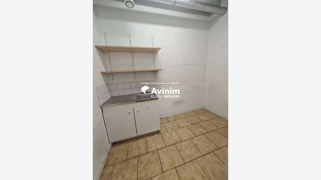 Location local commercial 339m² Villeneuve Loubet