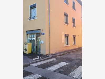 A louer beaux bureaux en duplex à Villeurbanne