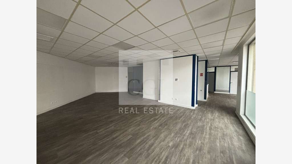 Local commercial 160m² à louer à Villeurbanne