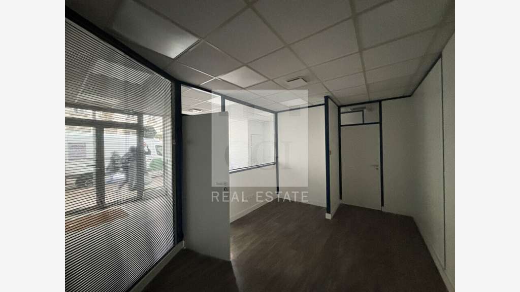 Local commercial 160m² à louer à Villeurbanne