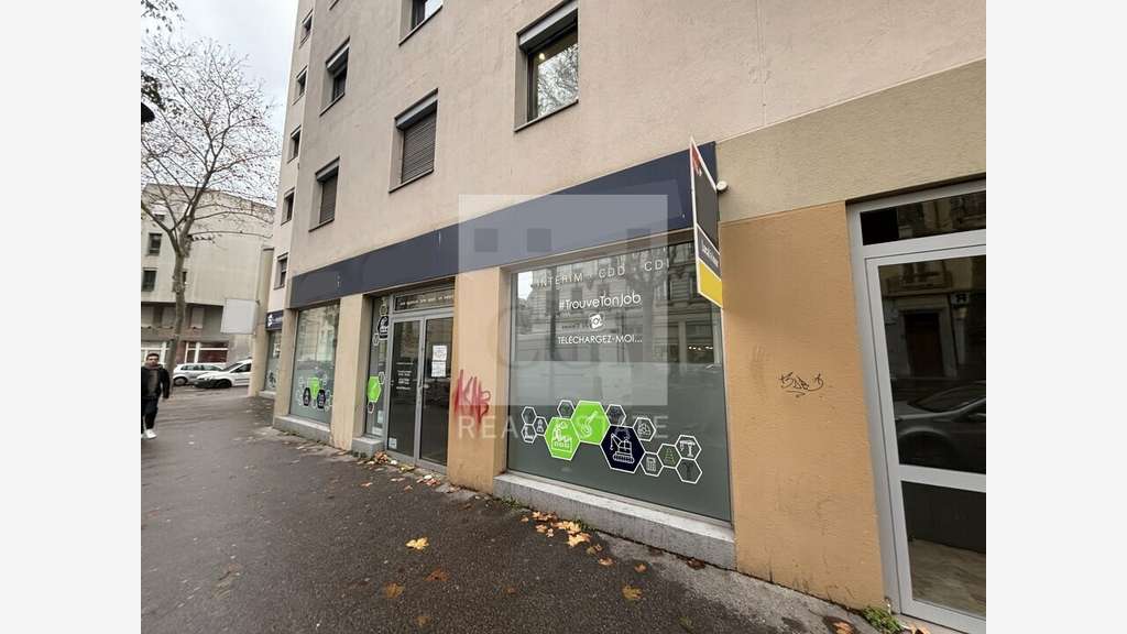 Local commercial 160m² à louer à Villeurbanne