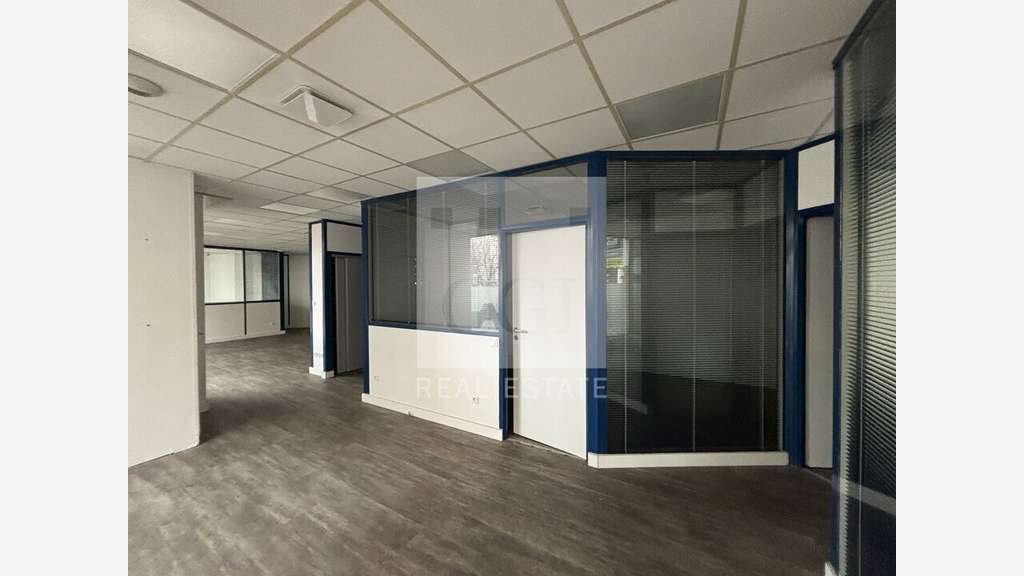 Local commercial 160m² à louer à Villeurbanne
