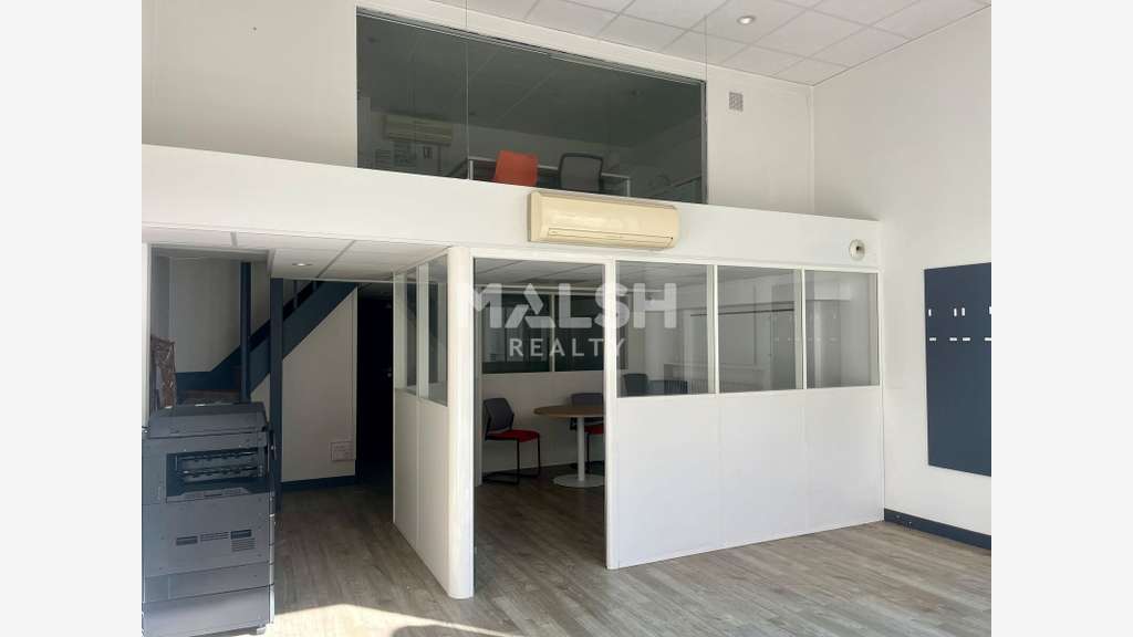 A louer local 73,25m² avec mezzanine Villeurbanne