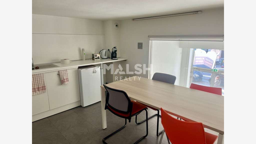 A louer local 73,25m² avec mezzanine Villeurbanne
