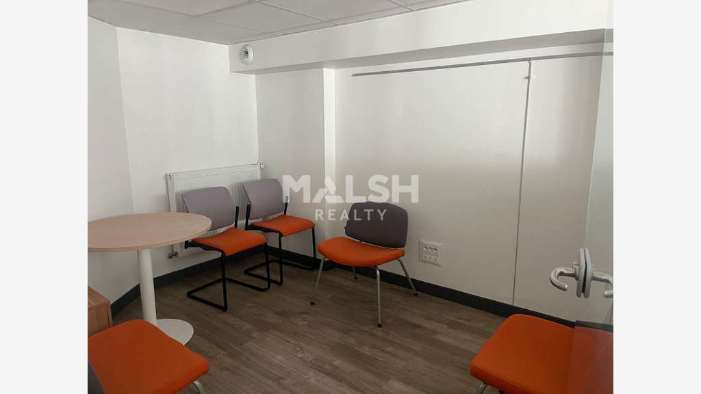 A louer local 73,25m² avec mezzanine Villeurbanne