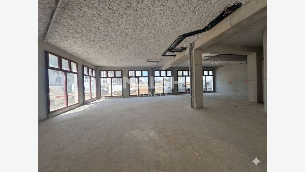 Local commercial à louer 340m² à Villeurbanne