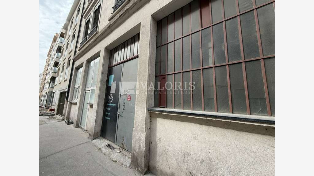 A louer local 186m² à Villeurbanne Gratte-Ciel
