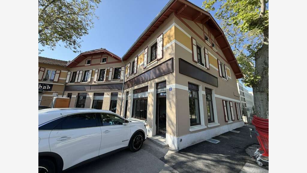 A louer local 312m² à Villeurbanne Carré de Soie