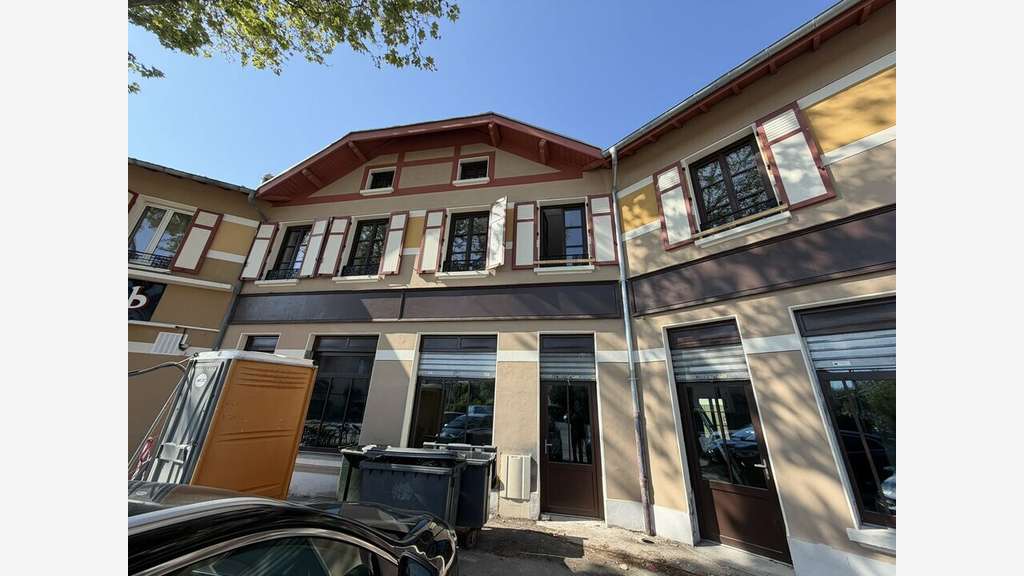 A louer local 312m² à Villeurbanne Carré de Soie