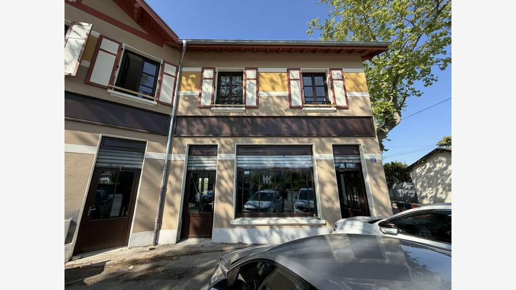 A louer local 312m² à Villeurbanne Carré de Soie
