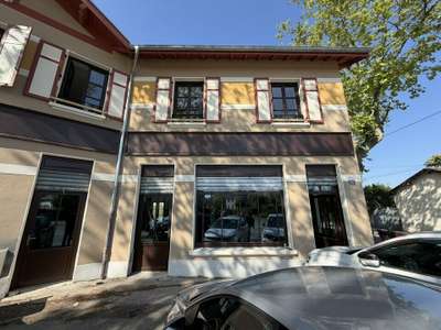 A louer local 312m² à Villeurbanne Carré de Soie