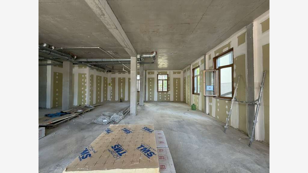 A louer local 139m² à Villeurbanne Carré de Soie