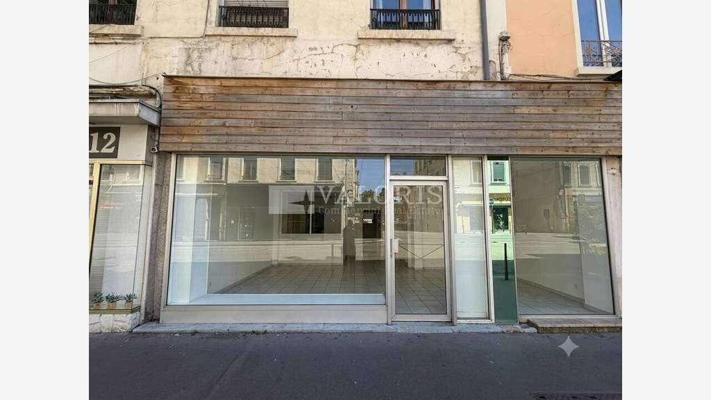 Loue local commercial 55m² Villeurbanne République
