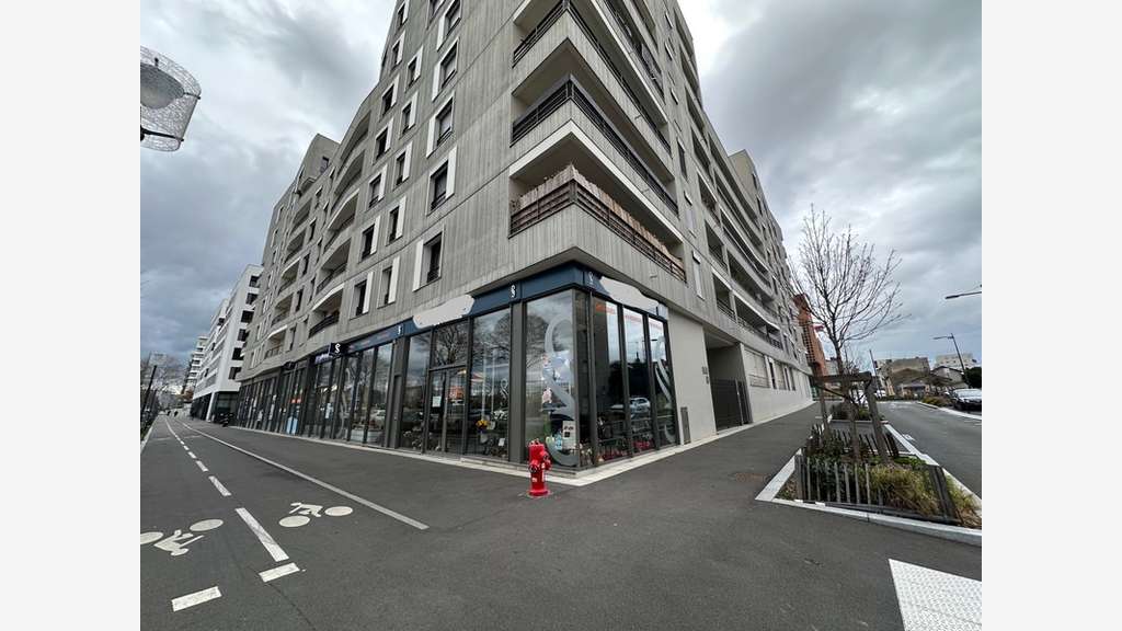 Loue local commercial tertiaire 93m² Villeurbanne