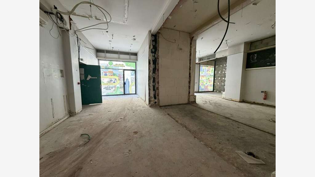 Loue local cial 110m² à Villeurbanne Gratte Ciel