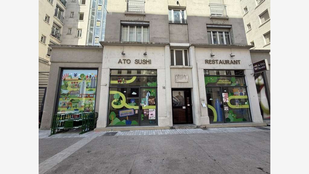 Loue local cial 110m² à Villeurbanne Gratte Ciel